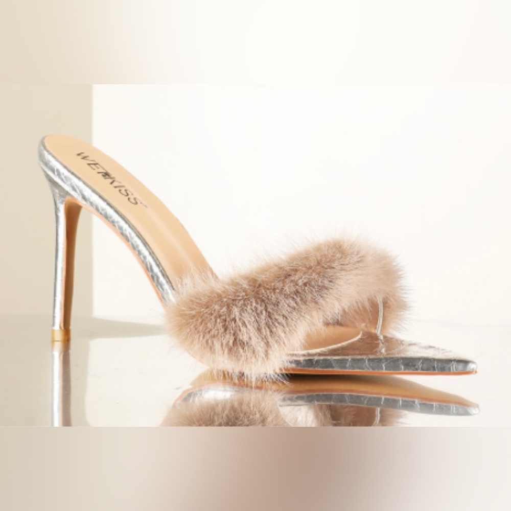 NEW Wet KISS Women's Faux Fur Fluffy Mules Slip On size 7